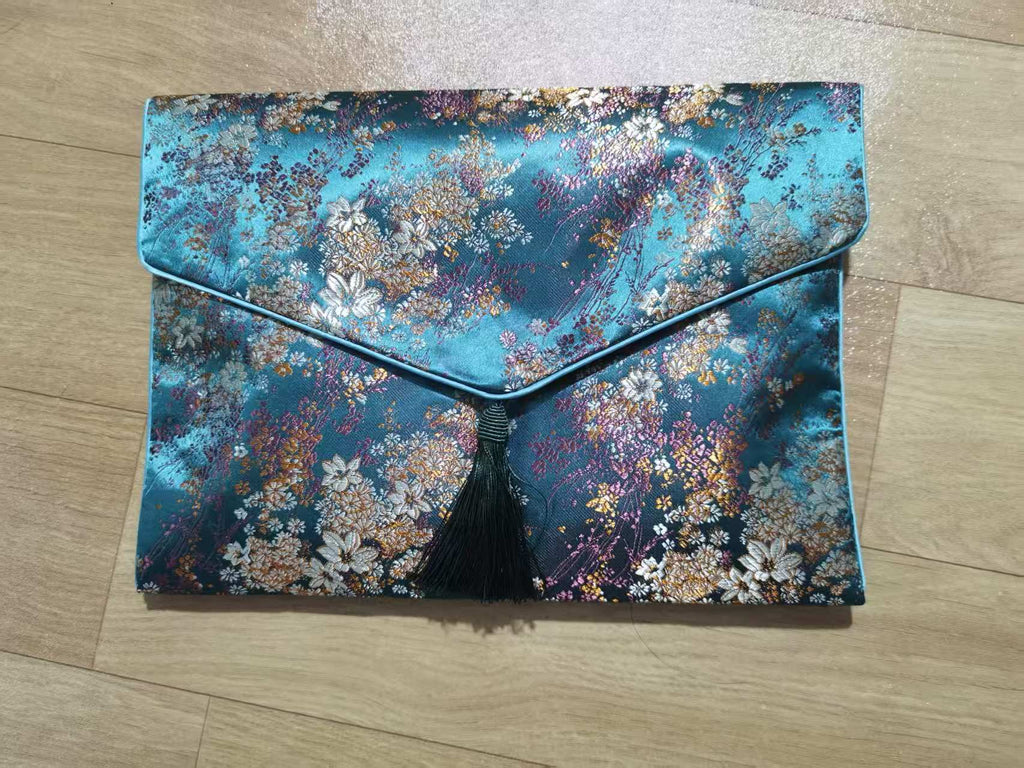 The Alxa Grand Heritage Paisley Wrap