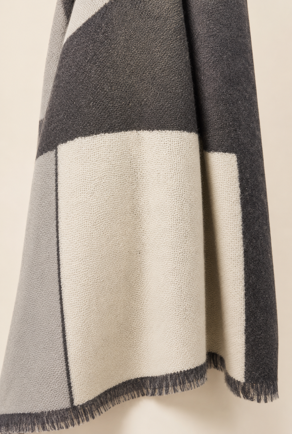 The Alxa Signature Geometric Block Wrap